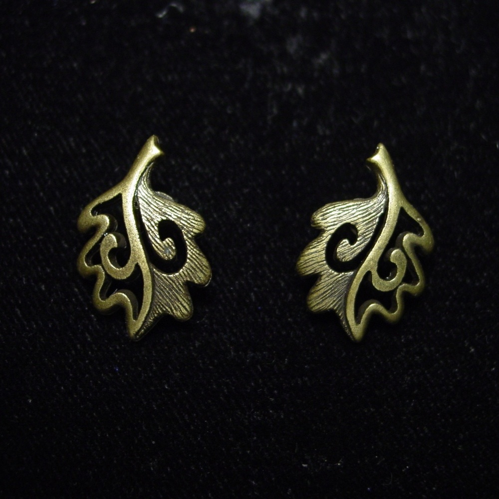 COPY - 🌸 3/$12 🐝  ‘Abstract Leaf' Pierced Earrings